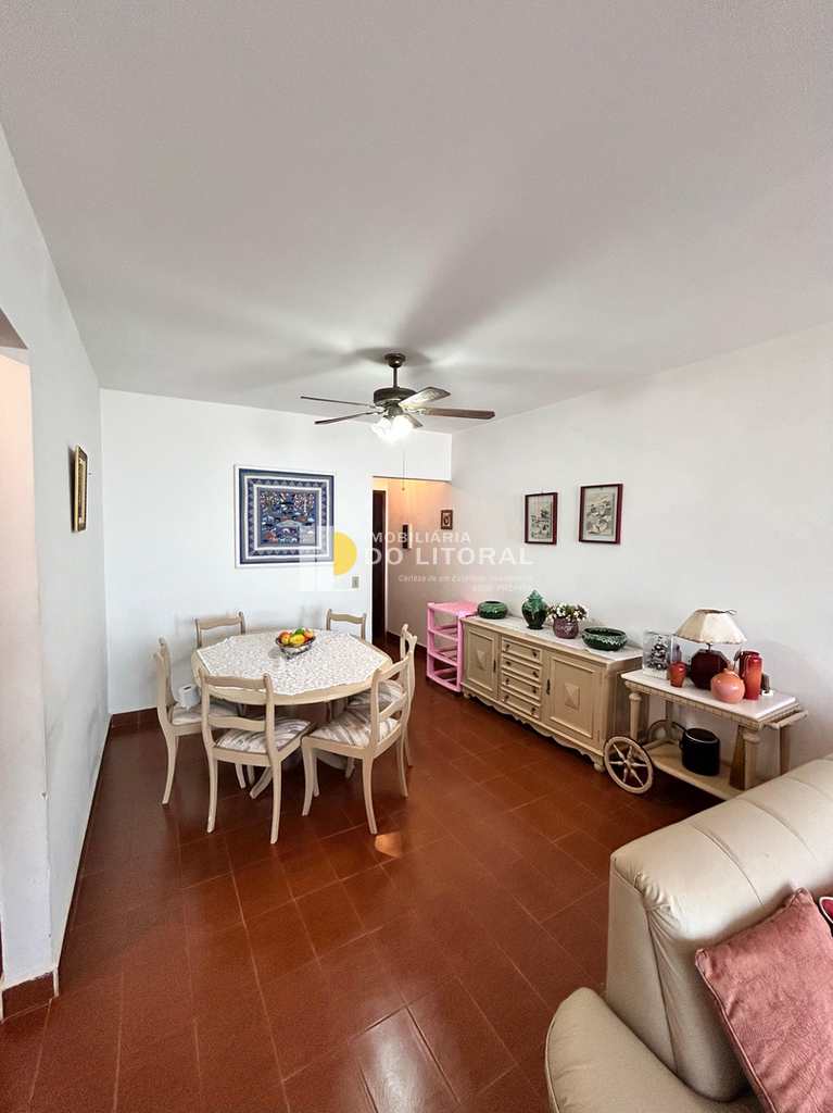 Apartamento em Mongaguá, no bairro Centro