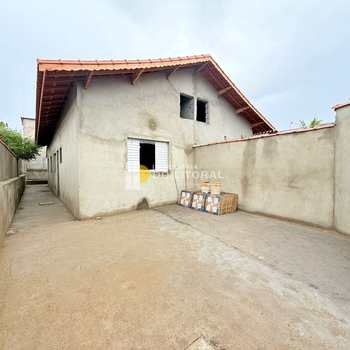 Casa em Mongaguá, bairro Jardim Leonor