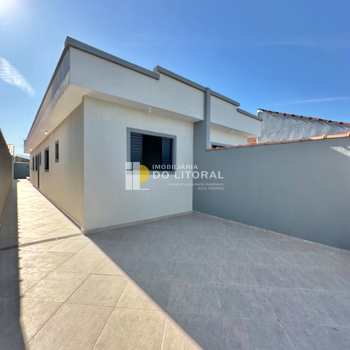 Casa em Mongaguá, bairro Agenor de Campos