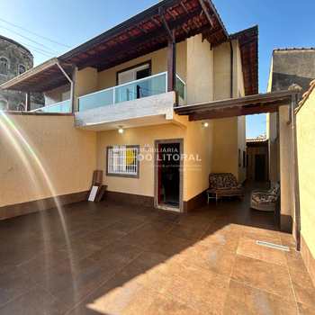 Sobrado em Mongaguá, bairro Vila Vera Cruz