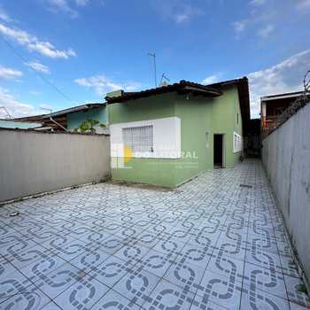 Casa em Itanhaém, bairro Loty