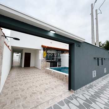 Casa em Itanhaém, bairro Loty