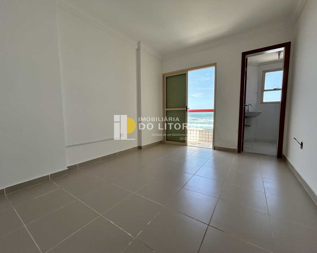 Apartamento em Mongaguá, no bairro Centro