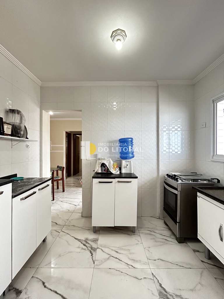 Apartamento em Mongaguá, no bairro Jardim Marina