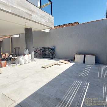 Casa de Condomínio em Praia Grande, bairro Guilhermina