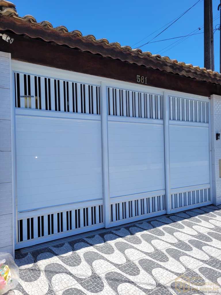 Casa em Praia Grande, no bairro Mirim