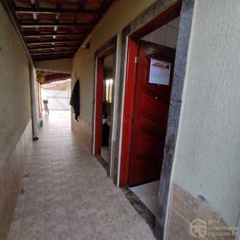 Casa em Praia Grande, bairro Maracanã