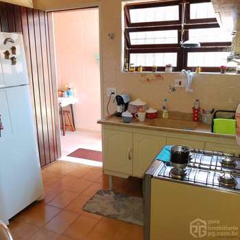 Casa em Praia Grande, bairro Real