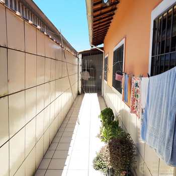 Casa em Praia Grande, bairro Real