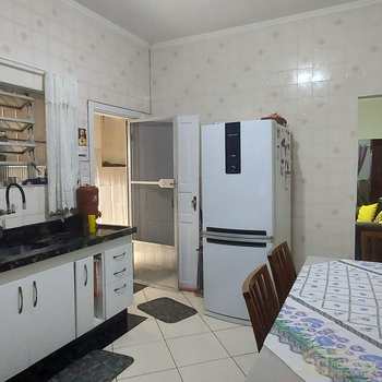Casa em Praia Grande, bairro Canto do Forte
