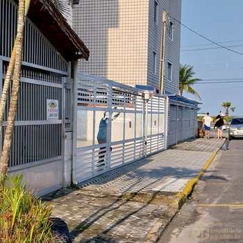 Casa em Praia Grande, bairro Caiçara