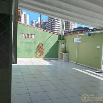 Casa em Praia Grande, bairro Canto do Forte