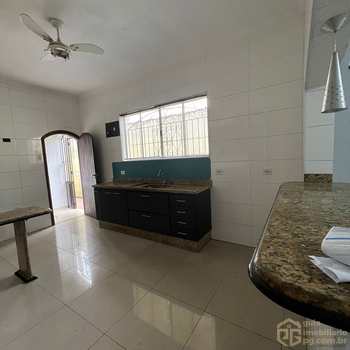 Casa em Praia Grande, bairro Guilhermina