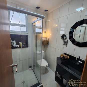 Apartamento em Praia Grande, bairro Guilhermina