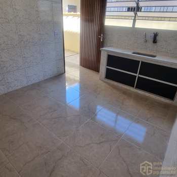 Casa em Praia Grande, bairro Solemar