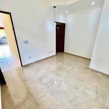 Casa em Praia Grande, bairro Solemar