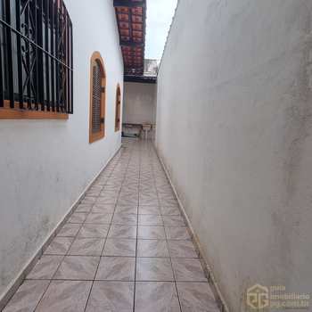 Casa em Praia Grande, bairro Solemar