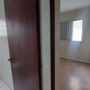 Apartamento em Praia Grande, bairro Boqueirão