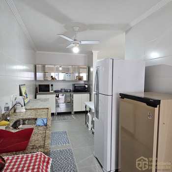 Apartamento em Praia Grande, bairro Guilhermina