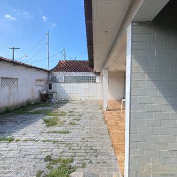 Casa em Praia Grande, bairro Nova Mirim