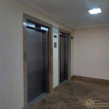 Kitnet em Praia Grande, bairro Guilhermina