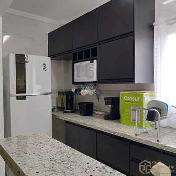 Apartamento em Praia Grande, bairro Guilhermina