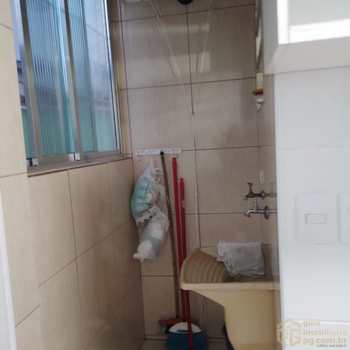 Apartamento em Praia Grande, bairro Tupi