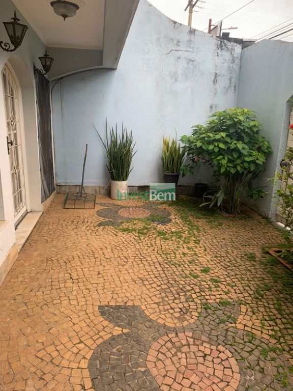 Casa em Valinhos, no bairro Jardim Paiquerê