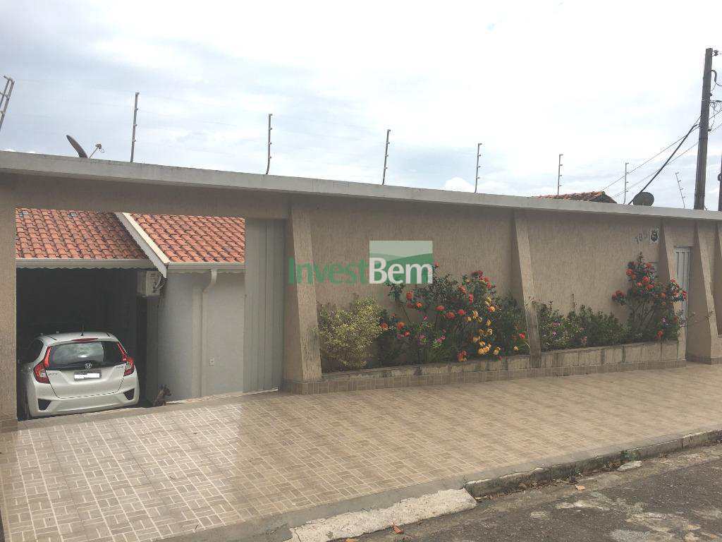 Casa em Valinhos, no bairro Jardim Pinheiros