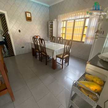 Sobrado em Praia Grande, bairro Solemar