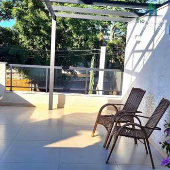 Sobrado em Atibaia, bairro Jardim Paulista