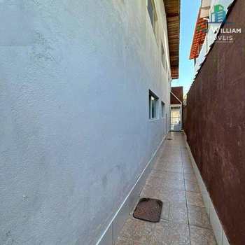 Sobrado em Praia Grande, bairro Canto do Forte