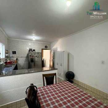 Sobrado em Praia Grande, bairro Canto do Forte