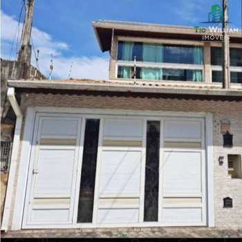 Sobrado em Praia Grande, bairro Guilhermina