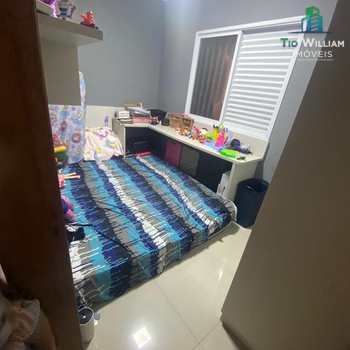 Sobrado em Praia Grande, bairro Guilhermina