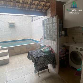 Sobrado em Praia Grande, bairro Guilhermina