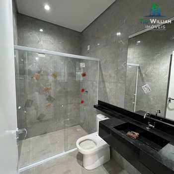 Sobrado em Bragança Paulista, bairro Residencial Vila Verde