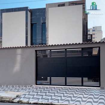 Sobrado em Praia Grande, bairro Tupi