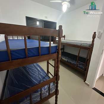 Sobrado em Praia Grande, bairro Tupi