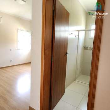 Sobrado de Condomínio em Bragança Paulista, bairro Condomínio Residencial Campos do Conde