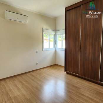 Sobrado de Condomínio em Bragança Paulista, bairro Condomínio Residencial Campos do Conde