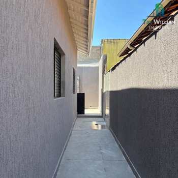Casa em Praia Grande, bairro Imperador