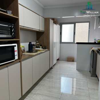 Apartamento em Praia Grande, bairro Guilhermina