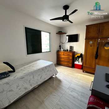 Apartamento em Praia Grande, bairro Guilhermina