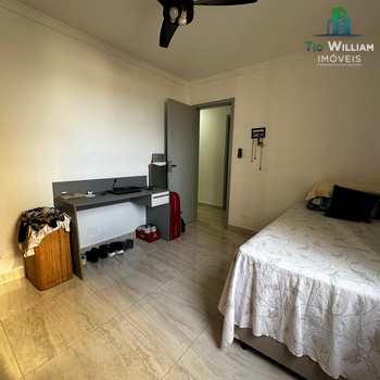 Apartamento em Praia Grande, bairro Guilhermina