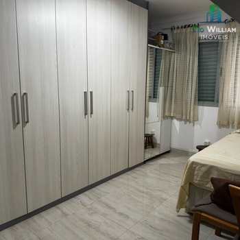 Apartamento em Praia Grande, bairro Guilhermina