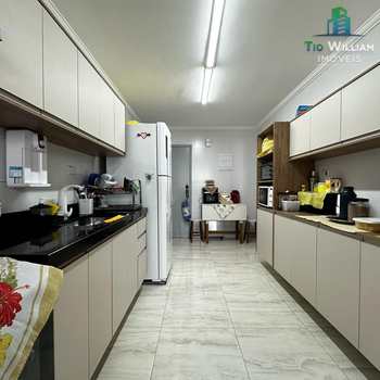 Apartamento em Praia Grande, bairro Guilhermina