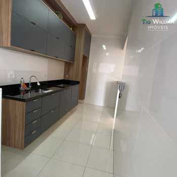Apartamento em Praia Grande, bairro Boqueirão