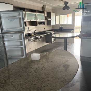 Apartamento em Praia Grande, bairro Canto do Forte