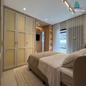 Apartamento em Praia Grande, bairro Canto do Forte